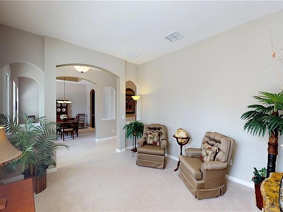 4th image of 209 Burgess Dr