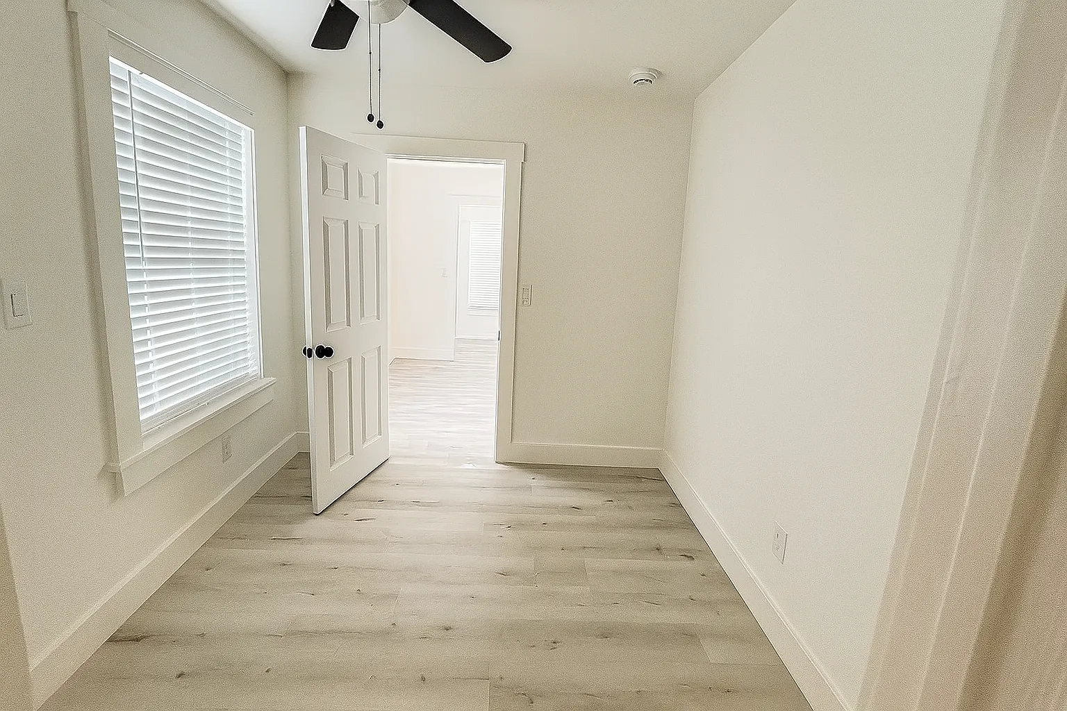 2 bed, 600 sqft, $2,200 — Photo 4