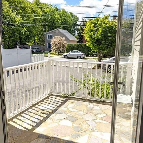 1084 Chestnut St #1 — Photo 14