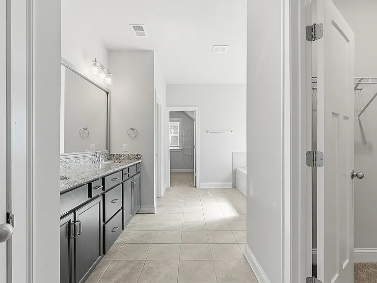 4582 Wellesley Dr — Photo 18