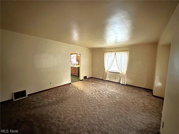 4th image of 102 Beech Rd