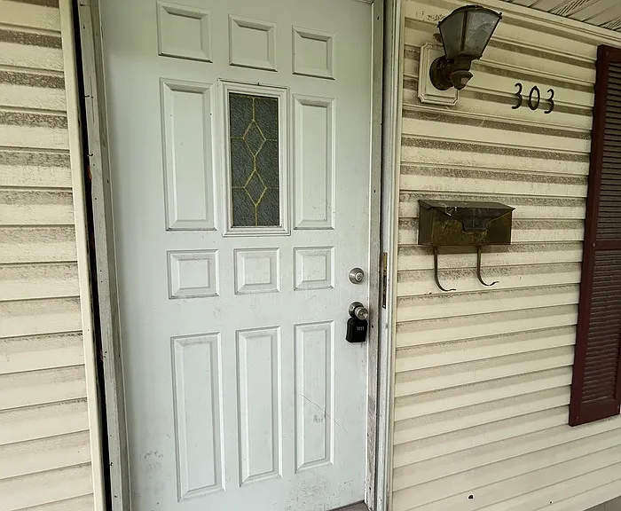 303 Wilson Park Ln — Photo 3