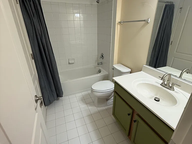 1 Augustine Dr — Photo 18