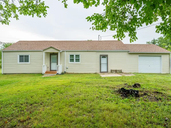 1632 135th Pl, Knoxville, IA 50138