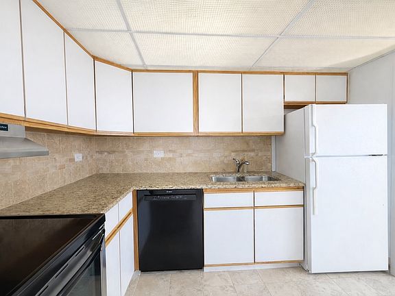 5th image of 6301 N Sheridan Rd APT 15H