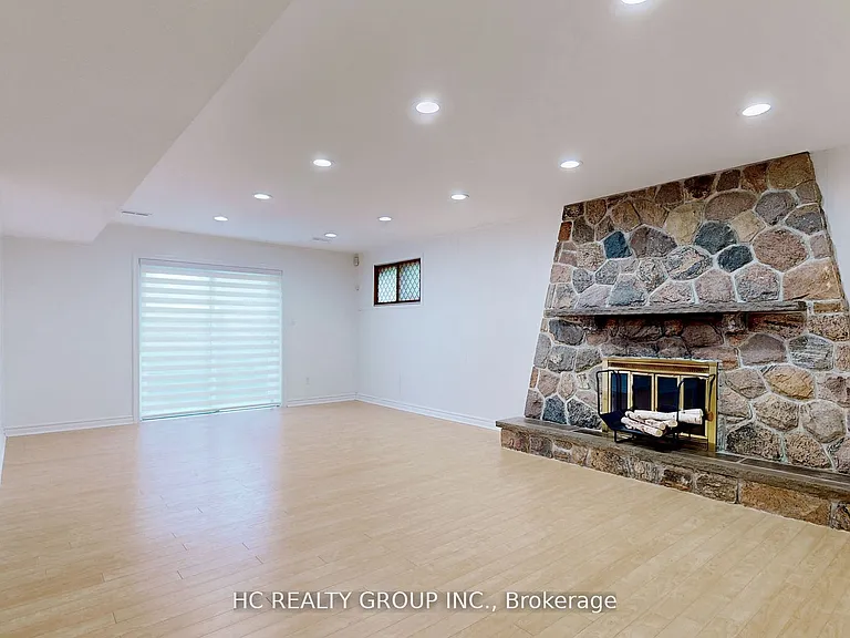 83 Fairway Heights Dr — Photo 29