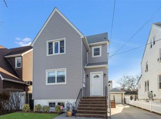 180 Munro Blvd, Valley Stream, NY 11581