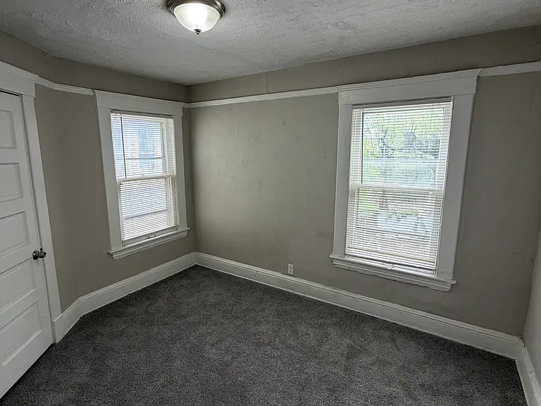 1315 E 114th St — Photo 11