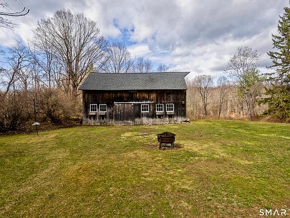 5th image of 516 Cherry Brook Road