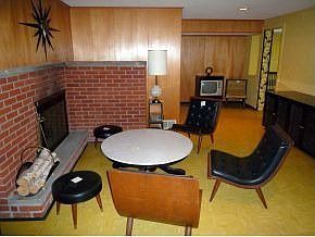 5th image of 712 University Ave