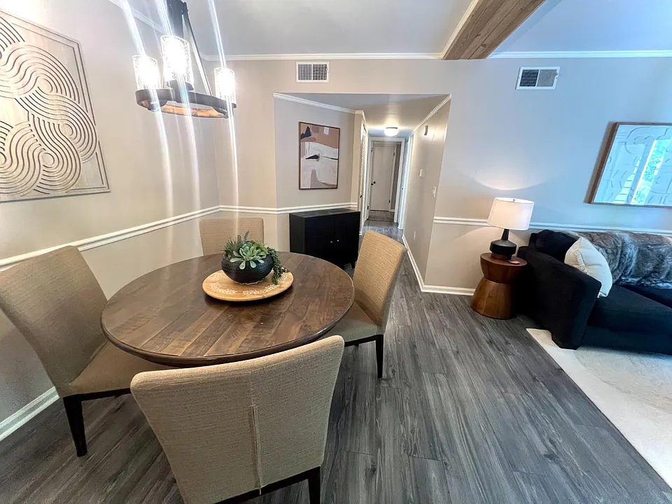 1054 Anna Knapp Blvd #6B