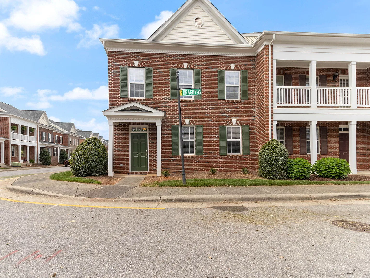 3 bed, 2096 sqft, $2,195 — Photo 1