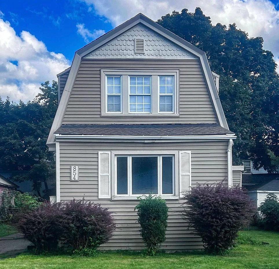 854 Perry St — Photo 1