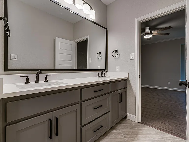 8247 Heritage Glen Dr #1 — Photo 20