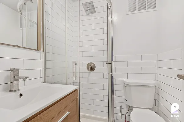 Rented by REZI | media 8