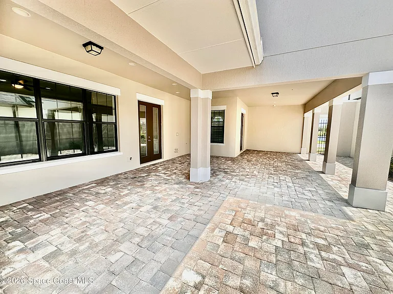 2523 Rodina Dr — Photo 27
