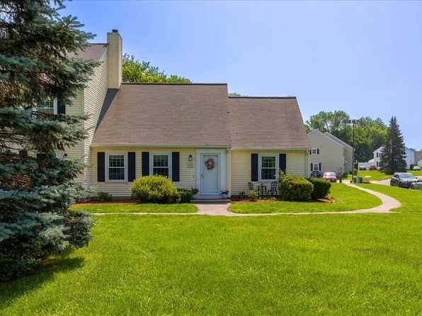 2501 Forest Park Dr #61, Auburn, MA 01501