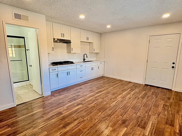 9219 Layton St — Photo 2