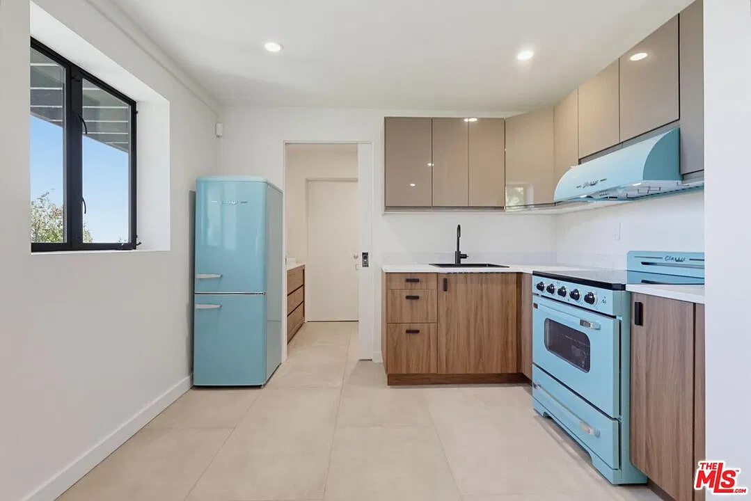 Studio, 1.0 bath, 400 sqft, $2,500 — Photo 4