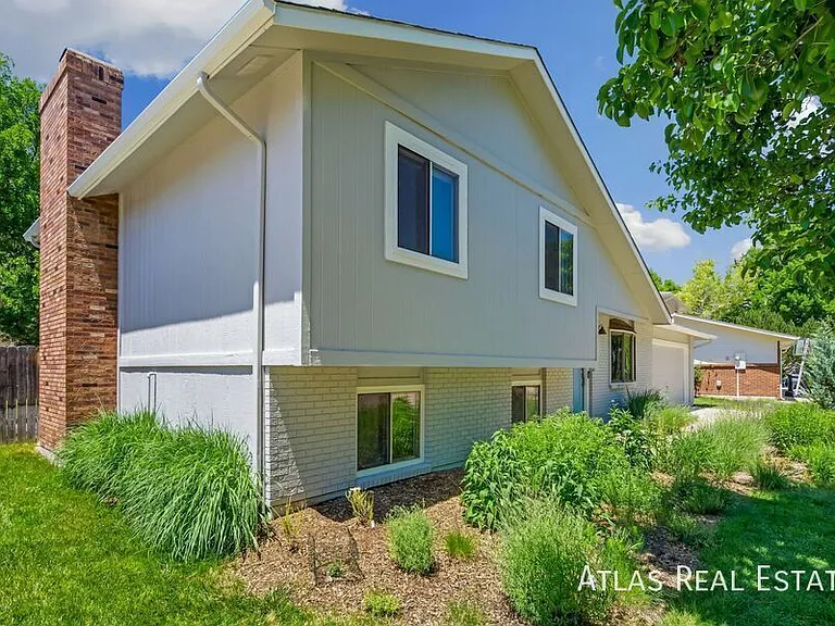 3243 Pepperwood Ln — Photo 3