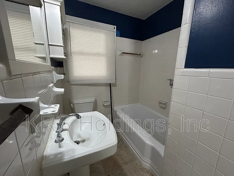 409 E Lorengo Ave — Photo 14