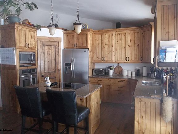 3rd image of 214 Haylee Ln