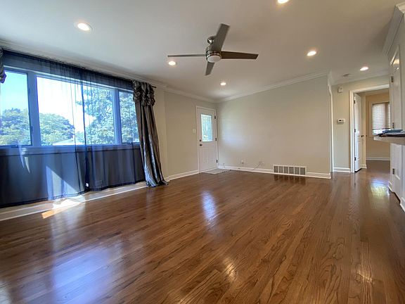 3rd image of 2171 Laura Ln