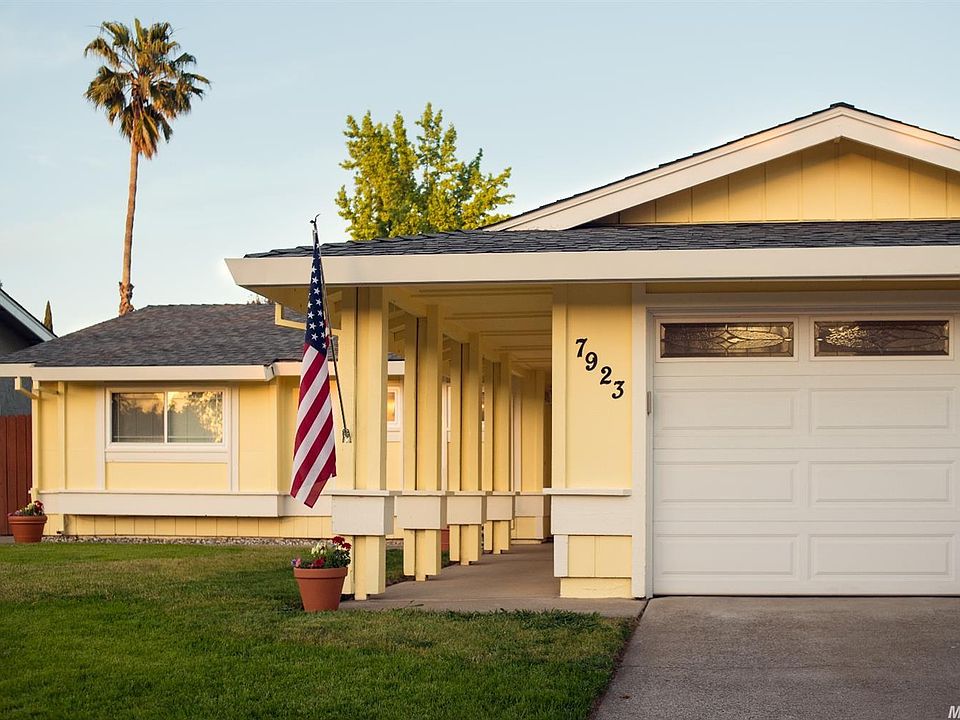 2nd image of 7923 Garry Oak Dr
