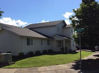 2375 Loch Dr, Springfield, OR 97477