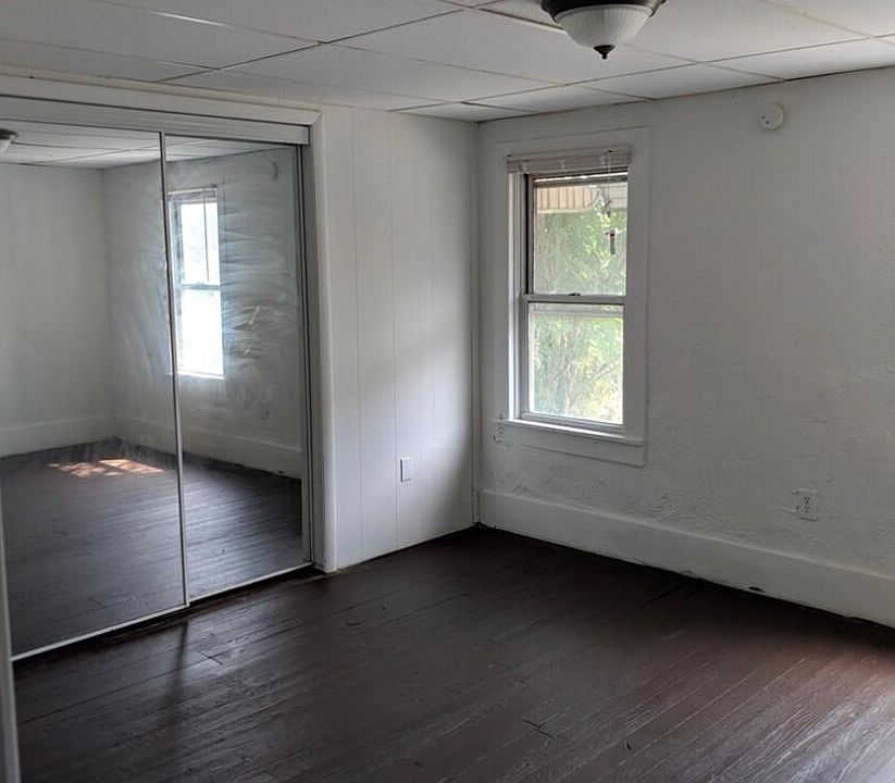 2nd image of 343 Penn Ave
