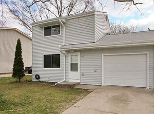 450 N Stewart St, North Liberty, IA 52317