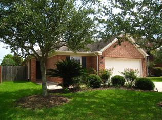 11905 Fountain Brook Dr, Pearland, TX 77584
