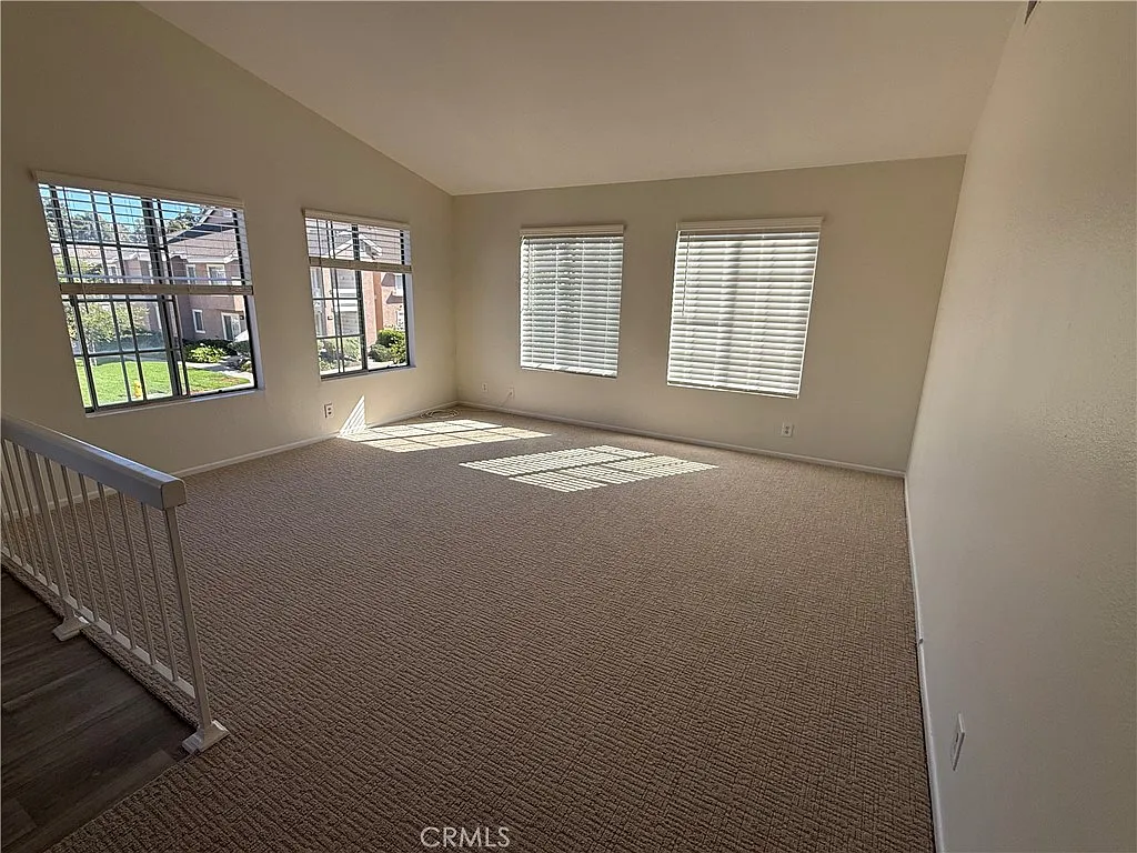 2 bed, 1022 sqft, $3,200 — Photo 3
