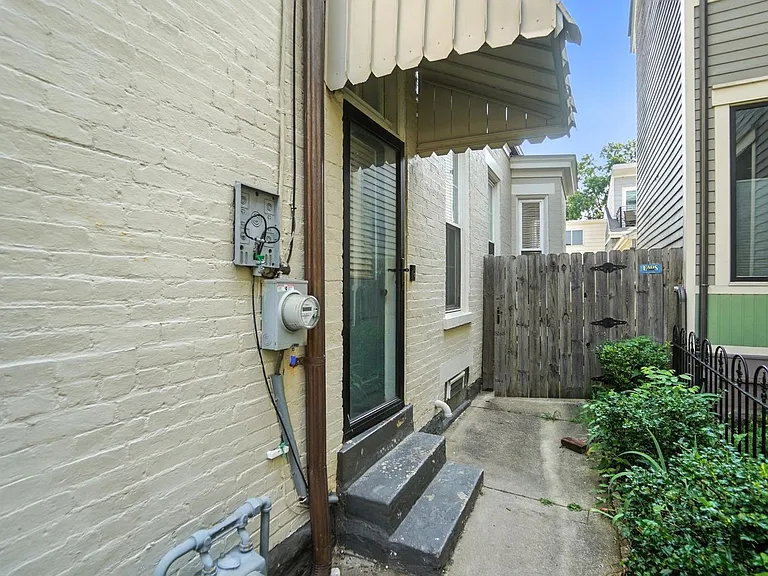 843 Overton St — Photo 5