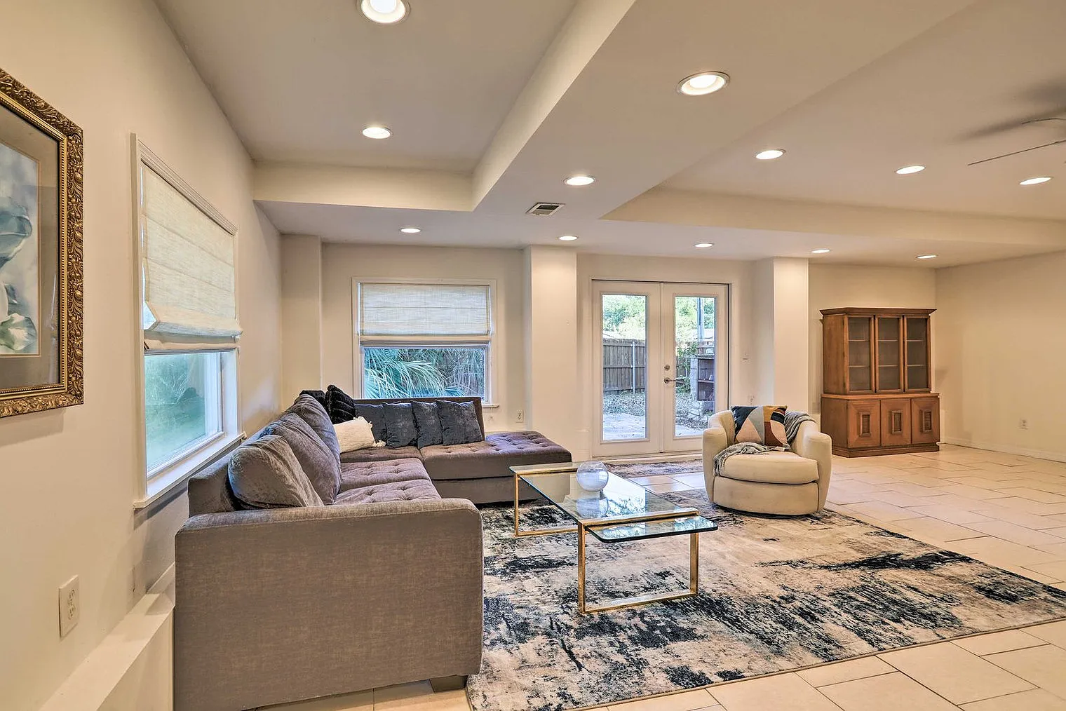 3 bed, 2.0 bath, 2992 sqft, $4,432 — Photo 1