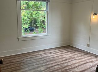 5038 17th Ave NE, Seattle, WA 98105