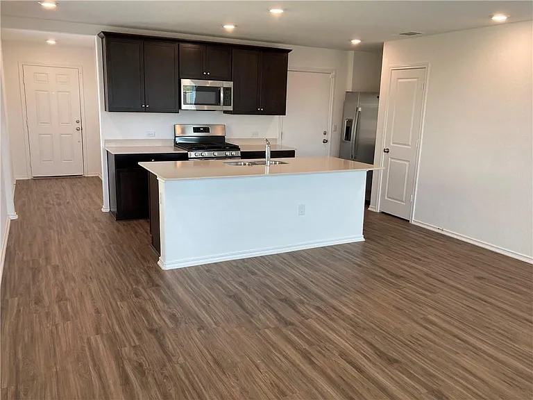 7204 Dancing Wind Ln — Photo 27