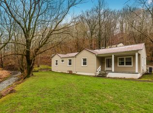 1050 Circle Dr, Dunbar, WV 25064
