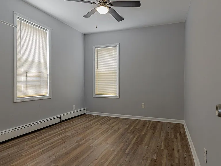 16 Somerset St #2 — Photo 12