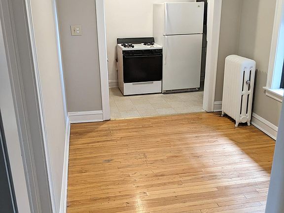 2nd image of 2559 W Winnemac Ave #2F