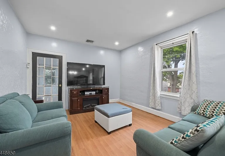 207 Van Winkle Ave — Photo 7