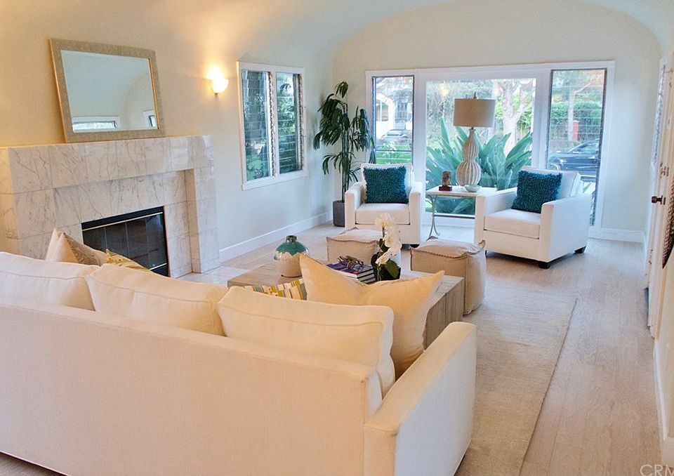 1st image of 621 Lillian Way