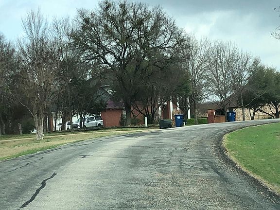 4th image of 2005 Willow Bend Dr