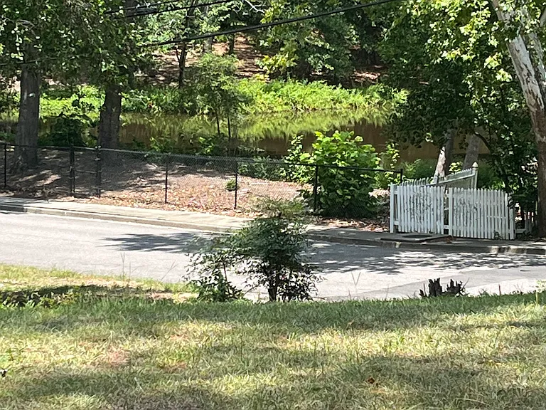 408 Jackson Ave #A — Photo 2