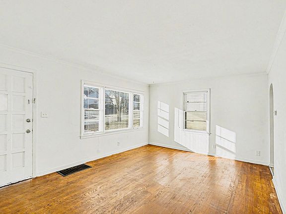5th image of 7404 Bellefontaine Ave