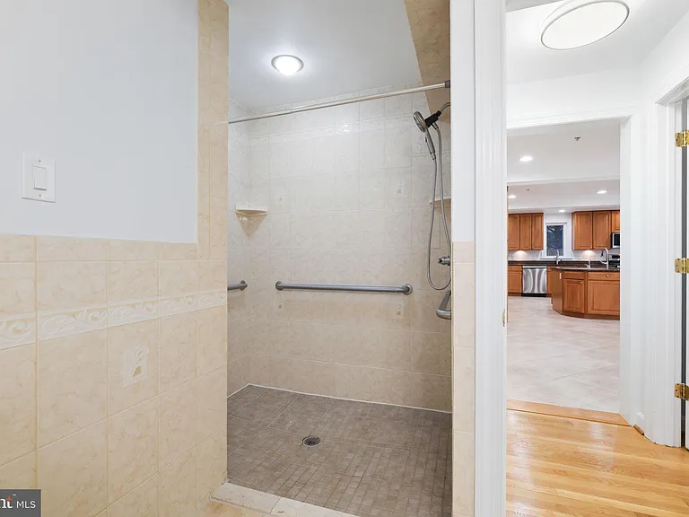 711 Lamberton Dr — Photo 24
