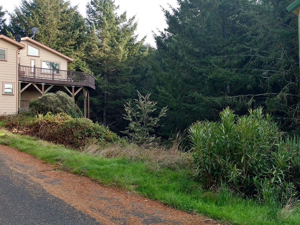 2nd image of 960 Spring Rd