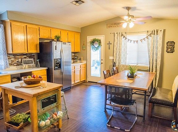 4th image of 1236 Meadows Dr