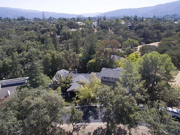 5th image of 109 Chippendale Ct