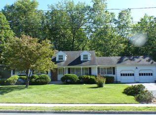 27 Stonybrook Rd, West Caldwell, NJ 07006